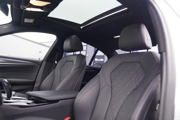 BMW 5 Serie 545e xDrive Business Edition Plus | M-pakket | BTW | Panorama | Bowers&Wilkins | Sfeerverlichting | M-performance |