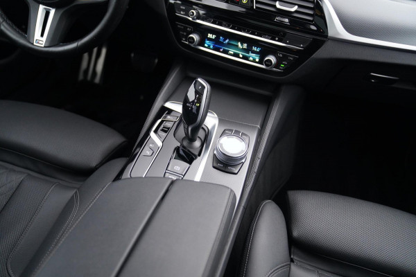 BMW 5 Serie 545e xDrive Business Edition Plus | M-pakket | BTW | Panorama | Bowers&Wilkins | Sfeerverlichting | M-performance |