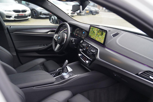 BMW 5 Serie 545e xDrive Business Edition Plus | M-pakket | BTW | Panorama | Bowers&Wilkins | Sfeerverlichting | M-performance |