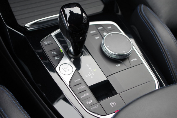 BMW X3 xDrive30e 293 PK M Sport PHEV, Panoramadak, Leder, Kuipstoelen, Adap. Cruise Control, Head-Up, LED