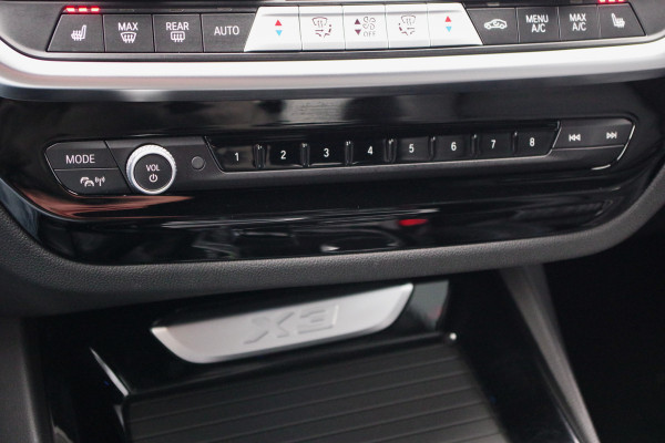 BMW X3 xDrive30e 293 PK M Sport PHEV, Panoramadak, Leder, Kuipstoelen, Adap. Cruise Control, Head-Up, LED