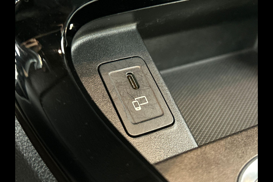 Mercedes-Benz B-Klasse 180 Premium WIDESCREEN | TREKHAAK | STOF-LEDER