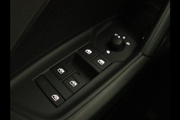 Audi A3 40 TFSI e Edition | Navigatie | Virtual Cockpit | Carplay | Climate control | Getint glas | Cruise control | Full LED | PHEV | Plug In