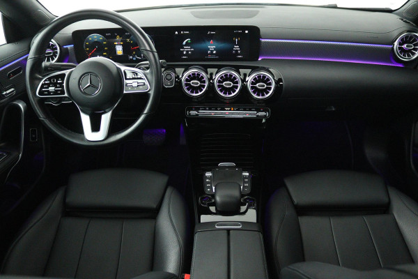 Mercedes-Benz CLA-Klasse 200 Business Solution Luxury (PANORAMADAK, SFEERVERLICHTING, CAMERA, PDC, 1e EIGENAAR, GOED ONDERHOUDEN)