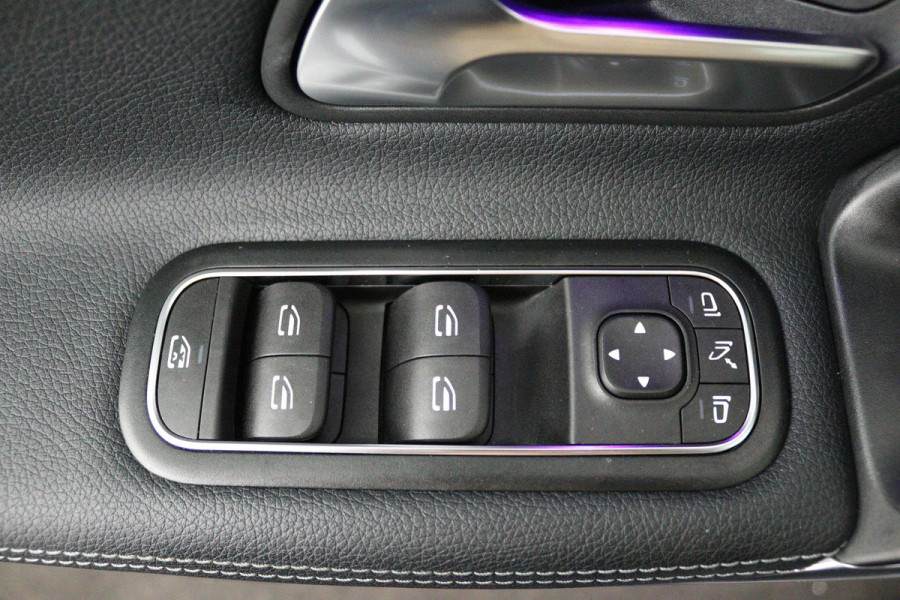 Mercedes-Benz CLA-Klasse 200 Business Solution Luxury (PANORAMADAK, SFEERVERLICHTING, CAMERA, PDC, 1e EIGENAAR, GOED ONDERHOUDEN)