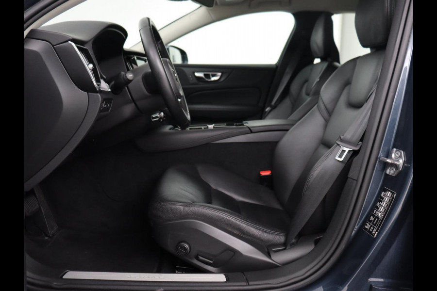 Volvo V60 2.0 T6 Recharge AWD Inscription | Leder | Camera | Carplay | Navigatie | Full LED | 18'' | Parkeerhulp | Cruise control | PHEV | Plug In