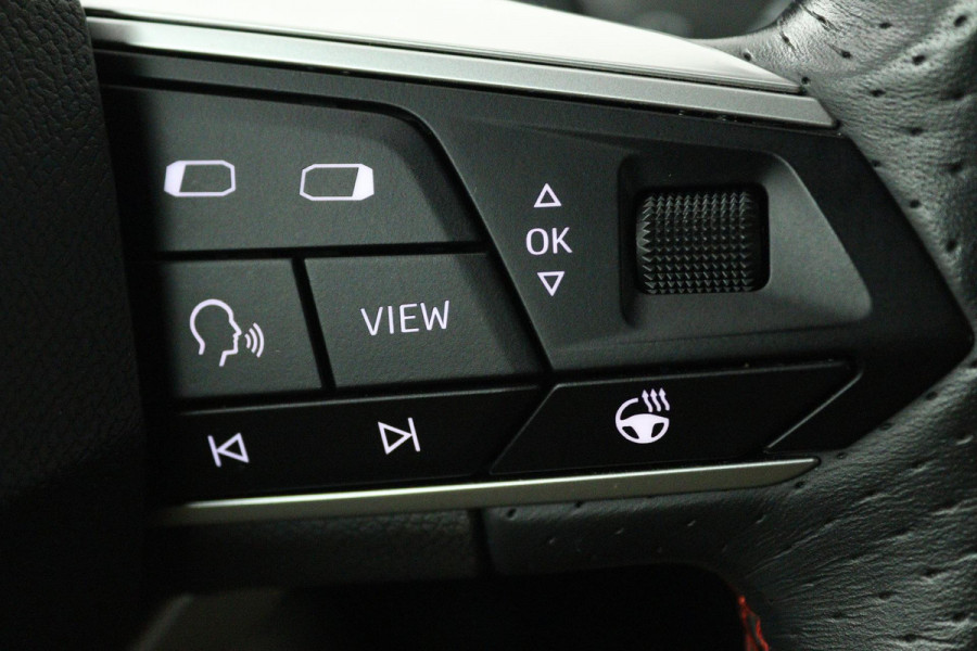 Seat Leon 1.5 eTSI FR Intense Automaat (VIRTUAL COCKPIT, SFEERVERLICHTING, ADAPTIVE CRUISE, STUUR-/STOELVERWARMING, 1e EIGENAAR)