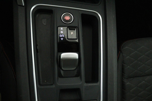 Seat Leon 1.5 eTSI FR Intense Automaat (VIRTUAL COCKPIT, SFEERVERLICHTING, ADAPTIVE CRUISE, STUUR-/STOELVERWARMING, 1e EIGENAAR)