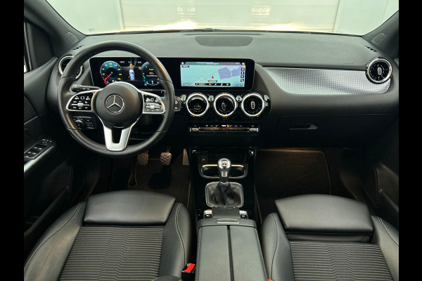 Mercedes-Benz B-Klasse 180 Premium WIDESCREEN | TREKHAAK | STOF-LEDER
