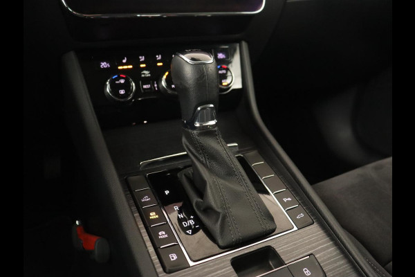 Škoda Superb 1.4 TSI iV Business Edition | Leder/Alcantara | Stoelverwarming | Canton Sound | Memory | Virtual Cockpit | Carplay | Camera | Navigatie | Cruise control | PHEV | Plug In