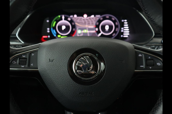 Škoda Superb 1.4 TSI iV Business Edition | Leder/Alcantara | Stoelverwarming | Canton Sound | Memory | Virtual Cockpit | Carplay | Camera | Navigatie | Cruise control | PHEV | Plug In