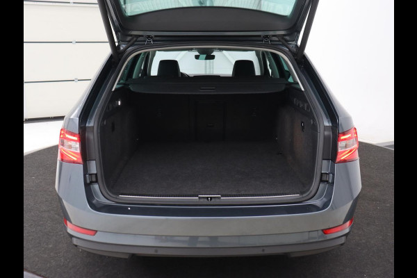 Škoda Superb 1.4 TSI iV Business Edition | Leder/Alcantara | Stoelverwarming | Canton Sound | Memory | Virtual Cockpit | Carplay | Camera | Navigatie | Cruise control | PHEV | Plug In