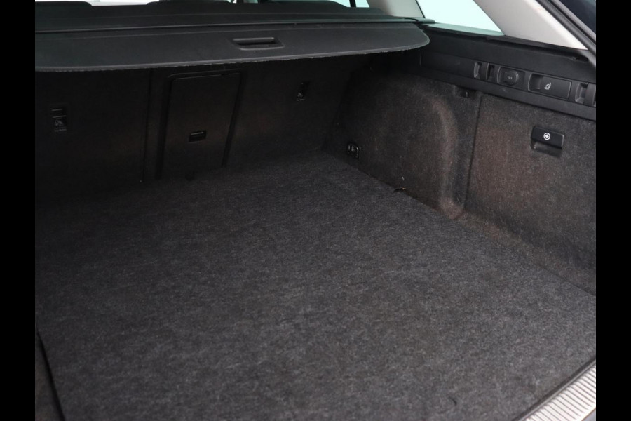 Škoda Superb 1.4 TSI iV Business Edition | Leder/Alcantara | Stoelverwarming | Canton Sound | Memory | Virtual Cockpit | Carplay | Camera | Navigatie | Cruise control | PHEV | Plug In