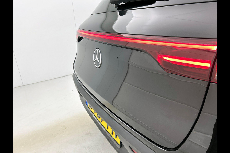 Mercedes-Benz EQC 400 4MATIC AMG Premium 80 kWh BLACK-LINE | TREKHAAK | SCHUIFDAK | EL. ACHTERKLEP