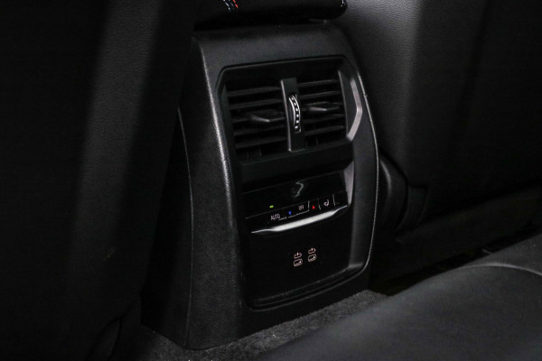 BMW 3 Serie M3 xDrive Competition - Laser - Harman Kardon - Carbon - Head Up - LCI - Memory - Dealer onderhouden - Driv. Ass. Pro