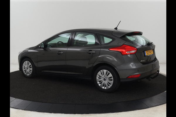 Ford Focus 1.0 Trend | Origineel NL | Trekhaak | Airco | Radio/CD | Elektrische ramen