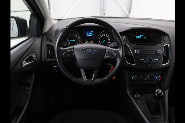 Ford Focus 1.0 Trend | Origineel NL | Trekhaak | Airco | Radio/CD | Elektrische ramen