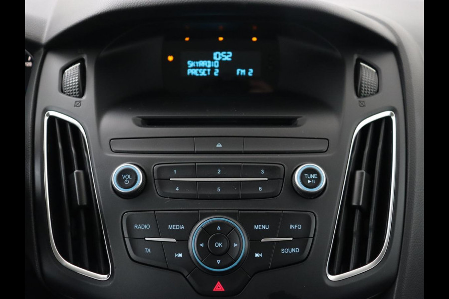 Ford Focus 1.0 Trend | Origineel NL | Trekhaak | Airco | Radio/CD | Elektrische ramen