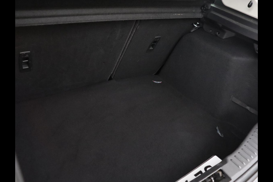 Ford Focus 1.0 Trend | Origineel NL | Trekhaak | Airco | Radio/CD | Elektrische ramen