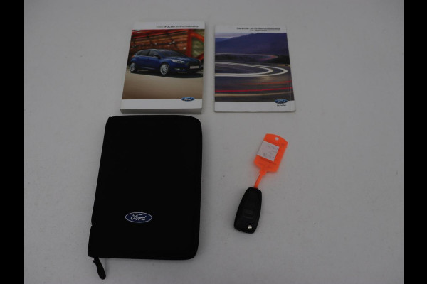 Ford Focus 1.0 Trend | Origineel NL | Trekhaak | Airco | Radio/CD | Elektrische ramen
