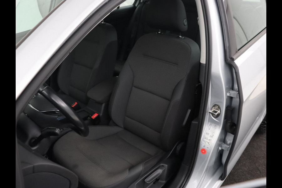 Volkswagen e-Golf | Warmtepomp | Stoelverwarming | Camera | Virtual Cockpit | Carplay | Full LED | Climate control | Bluetooth | Park Assist