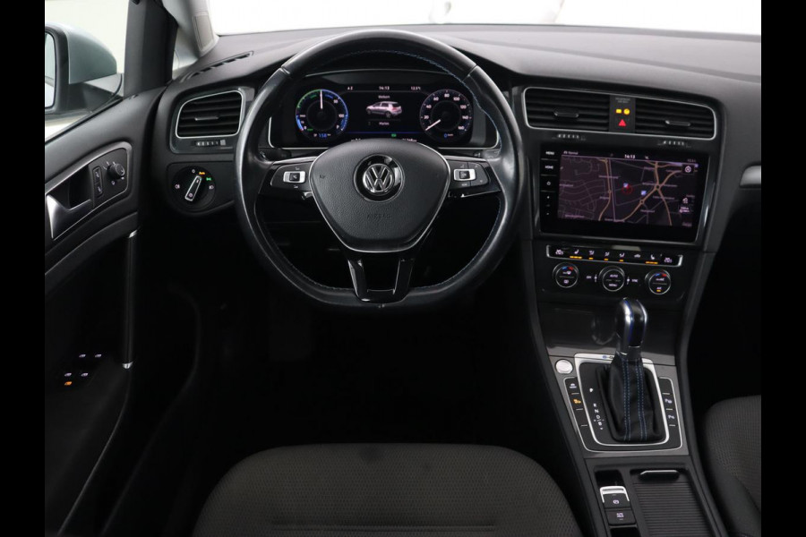 Volkswagen e-Golf | Warmtepomp | Stoelverwarming | Camera | Virtual Cockpit | Carplay | Full LED | Climate control | Bluetooth | Park Assist
