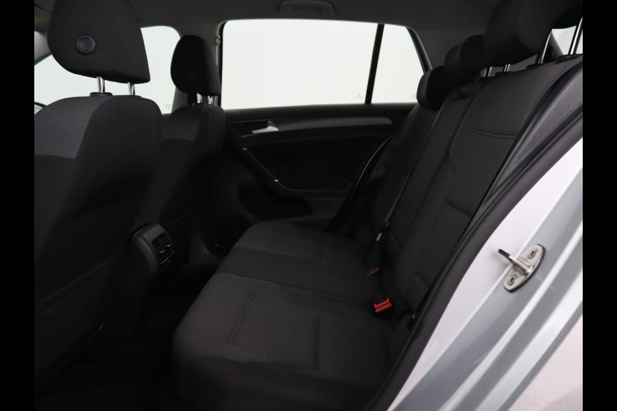 Volkswagen e-Golf | Warmtepomp | Stoelverwarming | Camera | Virtual Cockpit | Carplay | Full LED | Climate control | Bluetooth | Park Assist