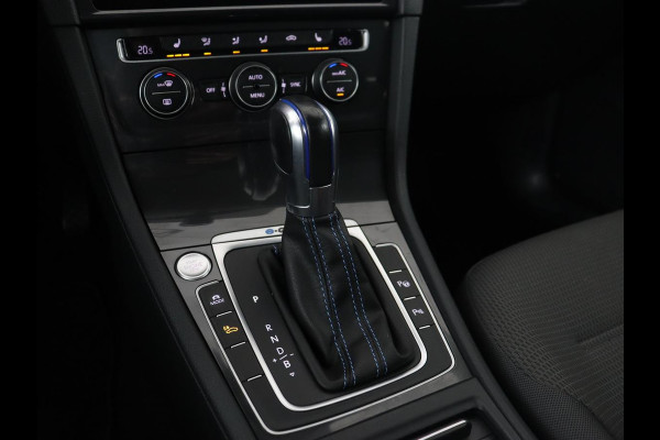 Volkswagen e-Golf | Warmtepomp | Stoelverwarming | Camera | Virtual Cockpit | Carplay | Full LED | Climate control | Bluetooth | Park Assist