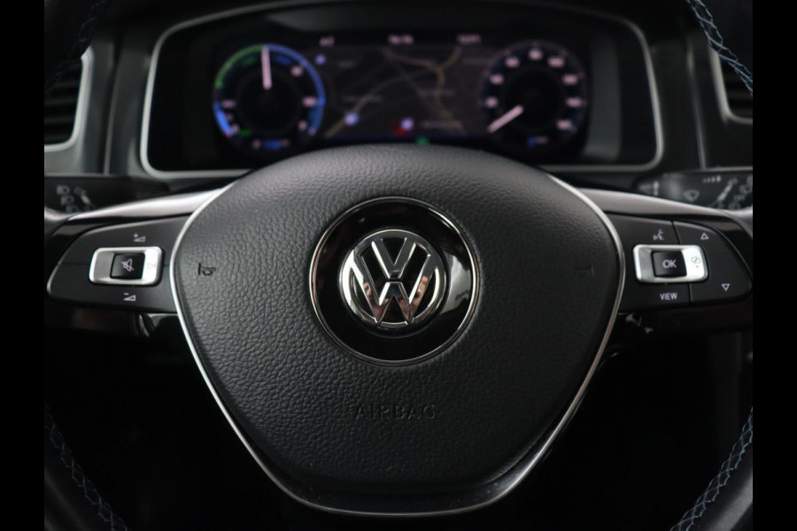 Volkswagen e-Golf | Warmtepomp | Stoelverwarming | Camera | Virtual Cockpit | Carplay | Full LED | Climate control | Bluetooth | Park Assist
