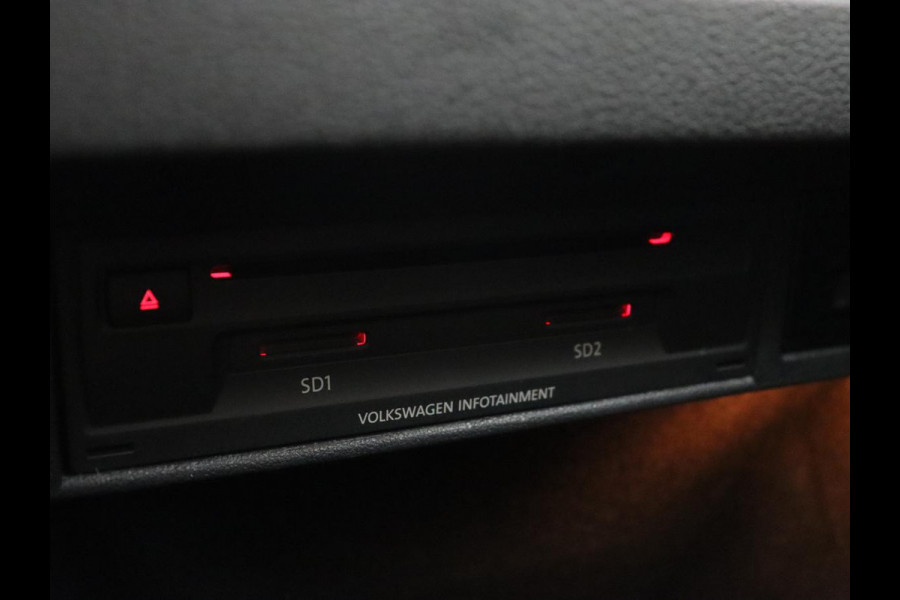 Volkswagen e-Golf | Warmtepomp | Stoelverwarming | Camera | Virtual Cockpit | Carplay | Full LED | Climate control | Bluetooth | Park Assist