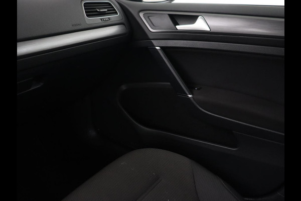 Volkswagen e-Golf | Warmtepomp | Stoelverwarming | Camera | Virtual Cockpit | Carplay | Full LED | Climate control | Bluetooth | Park Assist