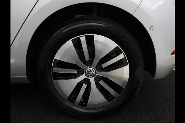 Volkswagen e-Golf | Warmtepomp | Stoelverwarming | Camera | Virtual Cockpit | Carplay | Full LED | Climate control | Bluetooth | Park Assist