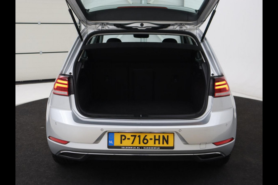 Volkswagen e-Golf | Warmtepomp | Stoelverwarming | Camera | Virtual Cockpit | Carplay | Full LED | Climate control | Bluetooth | Park Assist