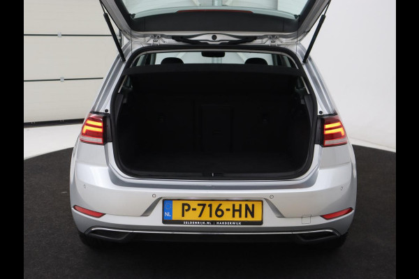 Volkswagen e-Golf | Warmtepomp | Stoelverwarming | Camera | Virtual Cockpit | Carplay | Full LED | Climate control | Bluetooth | Park Assist