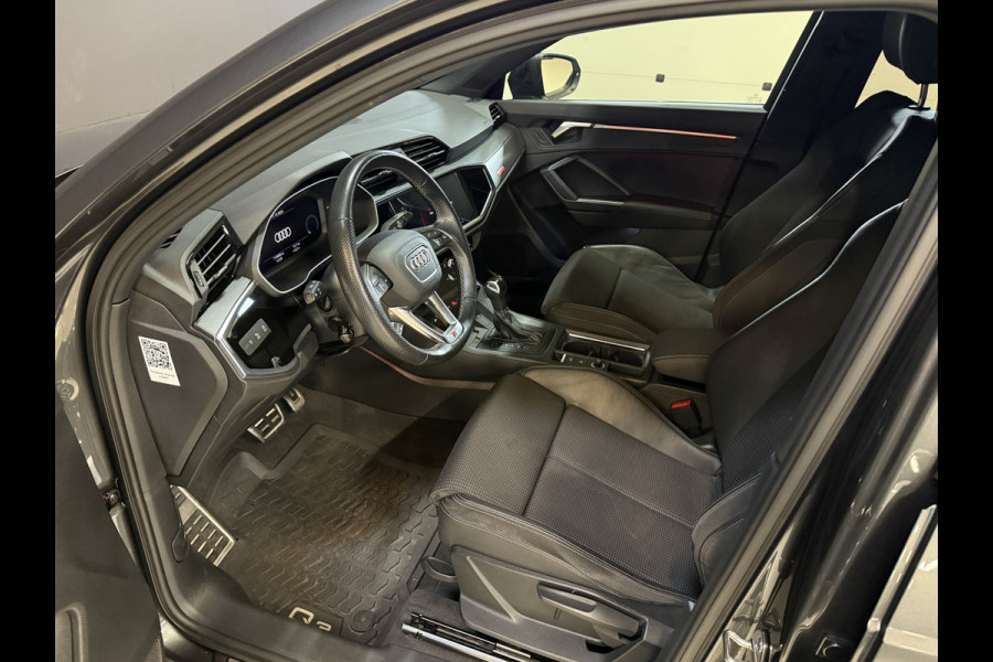 Audi Q3 45 TFSI e S edition | 1e Eigenaar | NAP | 2x S-line | Sfeerverlichting | Apple Carplay | Sportstoelen