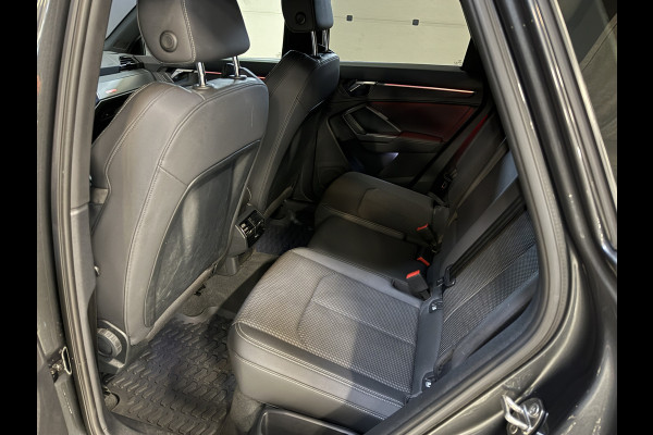 Audi Q3 45 TFSI e S edition | 1e Eigenaar | NAP | 2x S-line | Sfeerverlichting | Apple Carplay | Sportstoelen