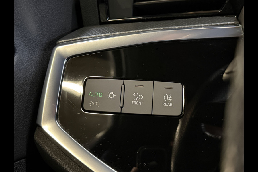 Audi Q3 45 TFSI e S edition | 1e Eigenaar | NAP | 2x S-line | Sfeerverlichting | Apple Carplay | Sportstoelen