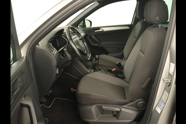 Volkswagen Tiguan 1.5 TSI R Line | Trekhaak | Adaptive cruise | Carplay | Full LED | Virtual Cockpit | Navigatie | Parkeerhulp | Climate control