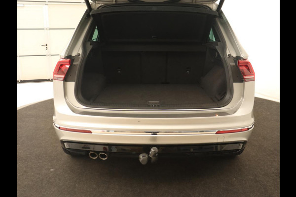 Volkswagen Tiguan 1.5 TSI R Line | Trekhaak | Adaptive cruise | Carplay | Full LED | Virtual Cockpit | Navigatie | Parkeerhulp | Climate control
