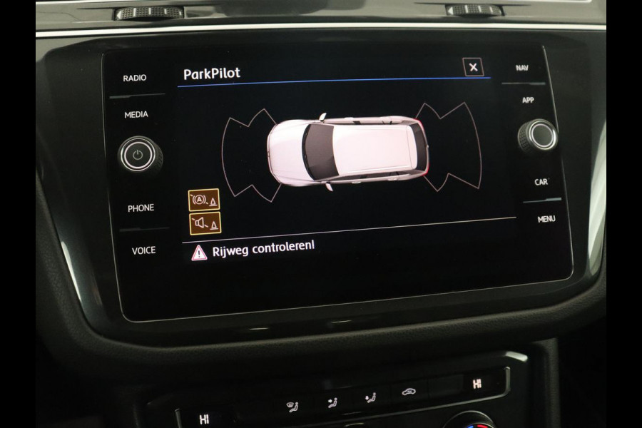 Volkswagen Tiguan 1.5 TSI R Line | Trekhaak | Adaptive cruise | Carplay | Full LED | Virtual Cockpit | Navigatie | Parkeerhulp | Climate control