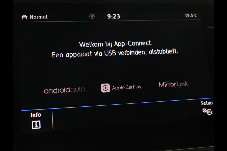 Volkswagen Tiguan 1.5 TSI R Line | Trekhaak | Adaptive cruise | Carplay | Full LED | Virtual Cockpit | Navigatie | Parkeerhulp | Climate control