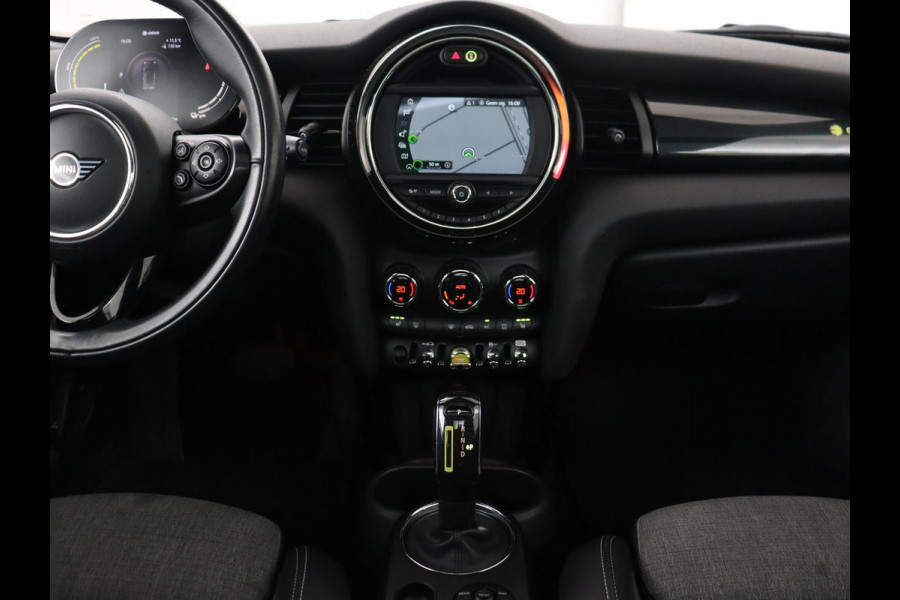 MINI Electric Edition Greenwich 33 kWh | Panoramadak | Stoelverwarming | Carplay | Navigatie | Camera | Full LED | Sportstoelen | Keyless | Climate control