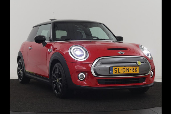 MINI Electric Edition Greenwich 33 kWh | Panoramadak | Stoelverwarming | Carplay | Navigatie | Camera | Full LED | Sportstoelen | Keyless | Climate control