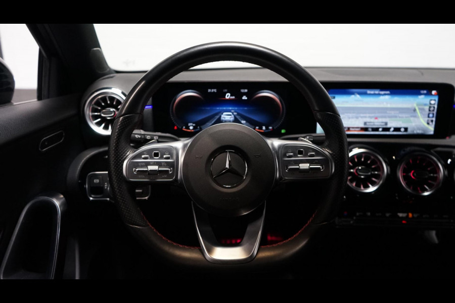 Mercedes-Benz A-Klasse A200 AMG AUTOMAAT-AMBIANCE-CAMERA-CLIMA-KEYLESS-LED-MBUX-NAVIGATIE
