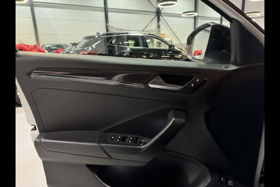 Volkswagen T-Roc 1.5 TSI R-Line Garantie Digi Dash Carplay StoelVW Blindspot Elek Achterklep ACC Clima Navi Led Rijklaar
