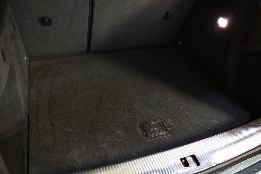 Audi Q3 1.4 TFSI CoD Sport S-Line AUT NAVI LEDER XENON CRUISE ECC '18