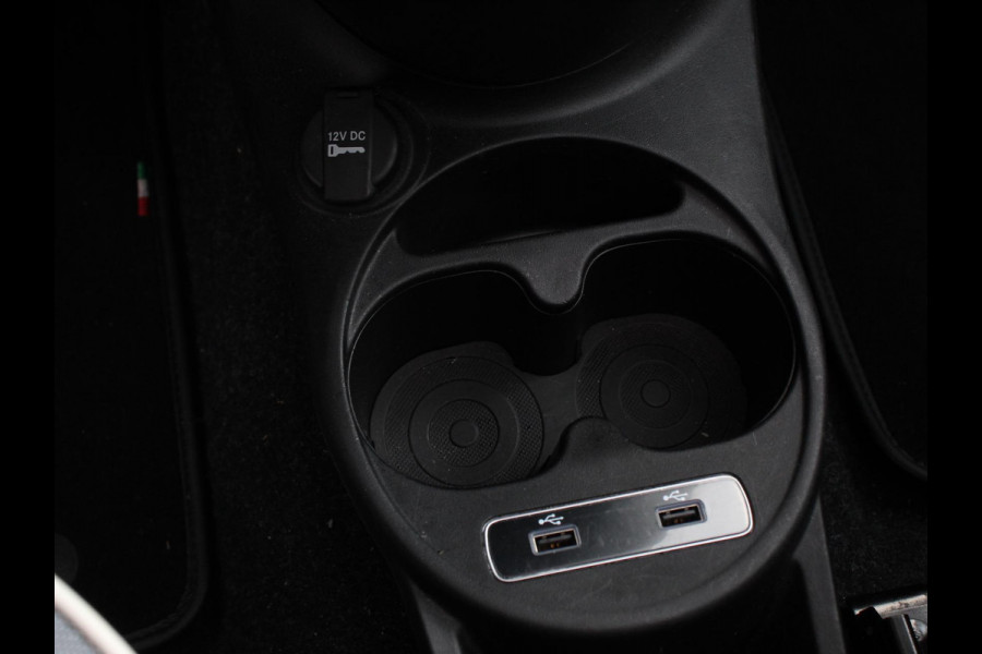 Fiat 500C 1.0 70pk MHEV Lounge Plus | Navigatie | Apple Carplay/Android Auto | Parkeersensor achter | Cruise Control | Climatronic | Start/Stop systeem