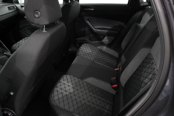 Volkswagen Polo 1.0 TSI DSG R-Line Panorama dak Camera 17" Lichtmetalen Velgen Navigatie Apple Carplay / Android Auto Climate Control