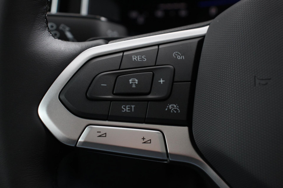 Volkswagen Polo 1.0 TSI DSG R-Line Panorama dak Camera 17" Lichtmetalen Velgen Navigatie Apple Carplay / Android Auto Climate Control