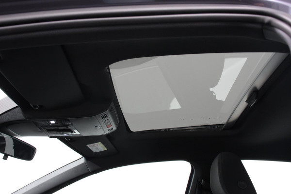 Volkswagen Polo 1.0 TSI DSG R-Line Panorama dak Camera 17" Lichtmetalen Velgen Navigatie Apple Carplay / Android Auto Climate Control